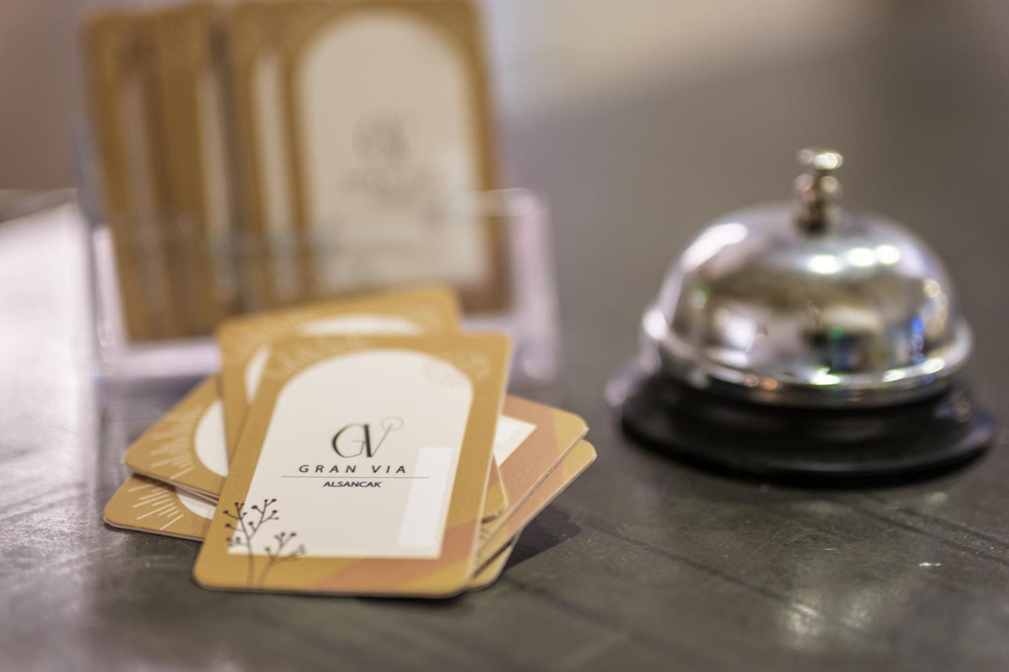 Hotel Gran Via Alsancak Izmir Zewnętrze zdjęcie