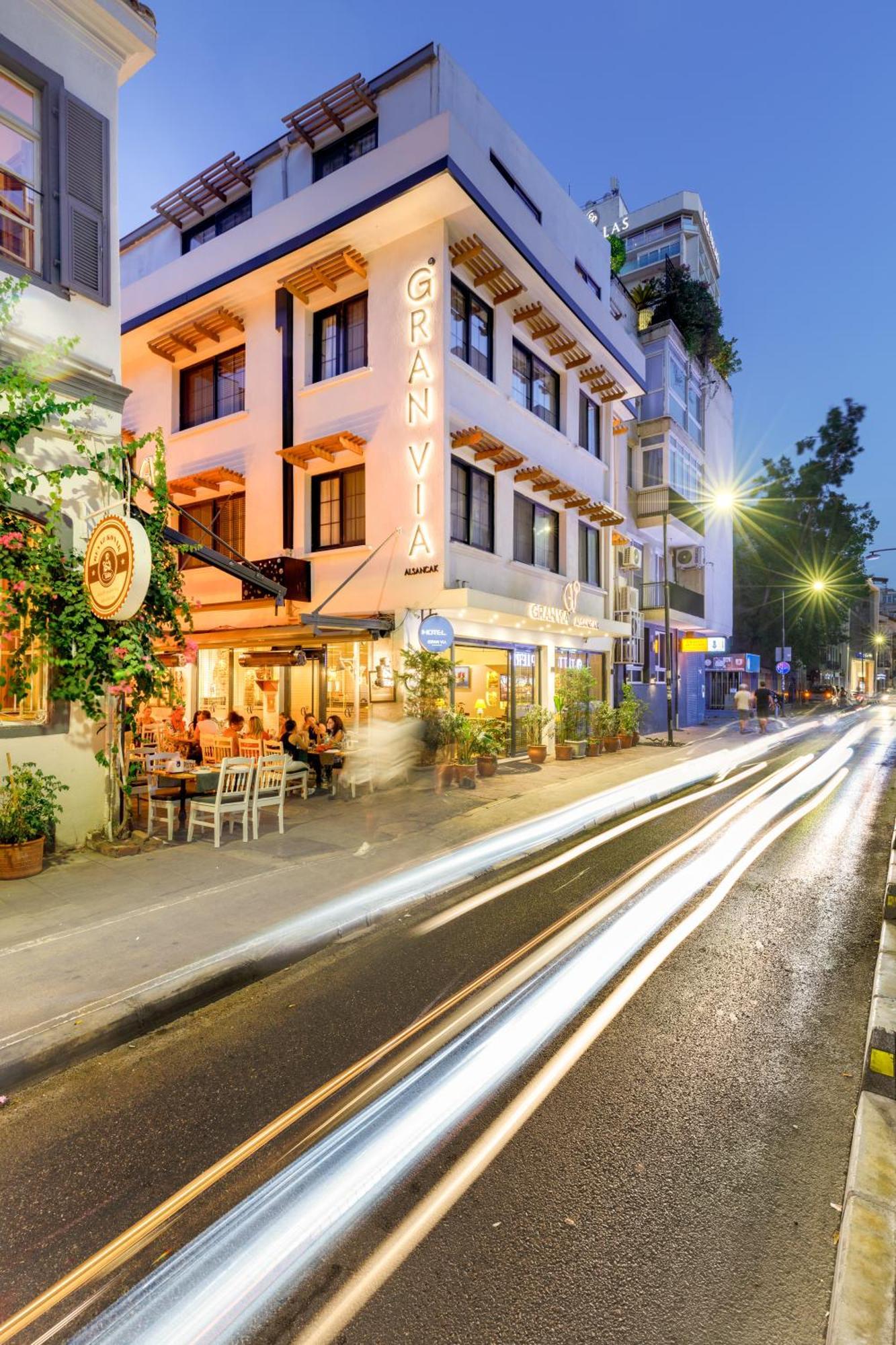 Hotel Gran Via Alsancak Izmir Zewnętrze zdjęcie