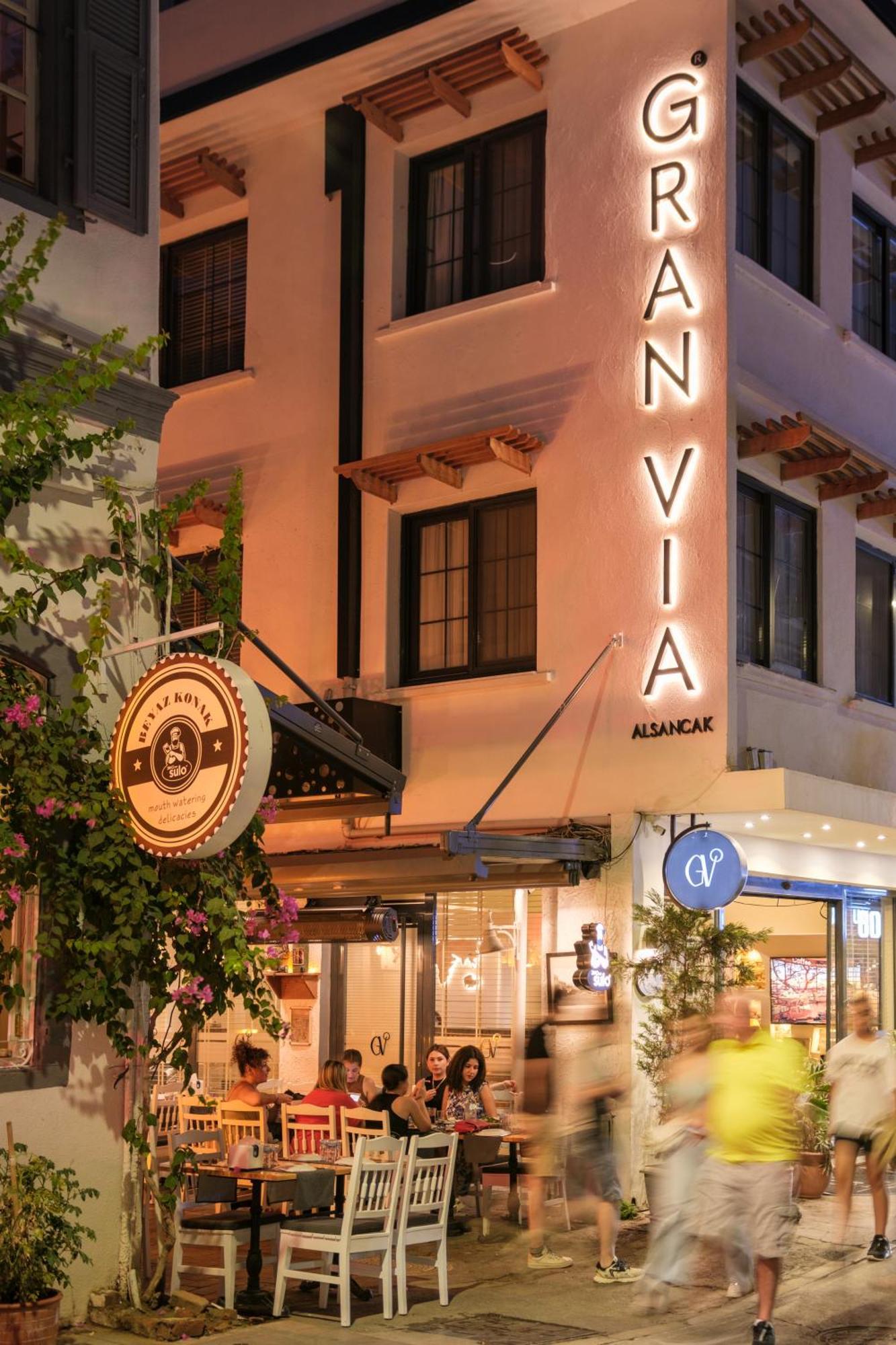 Hotel Gran Via Alsancak Izmir Zewnętrze zdjęcie